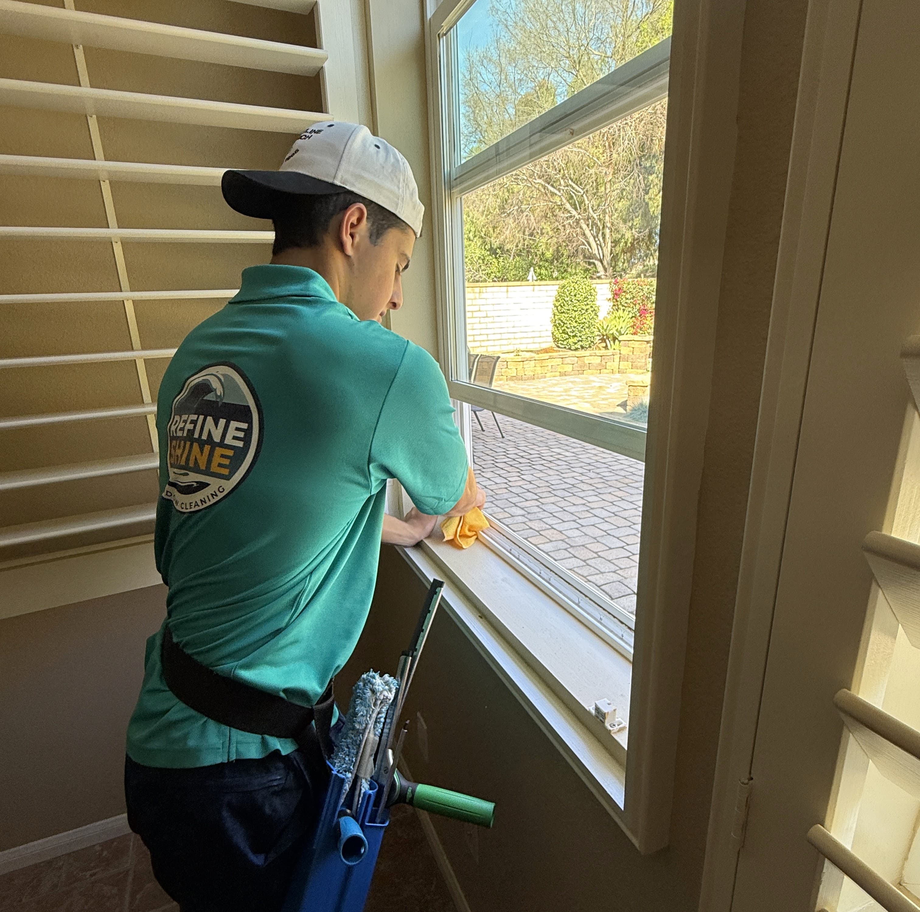 Interior window cleaning service 1