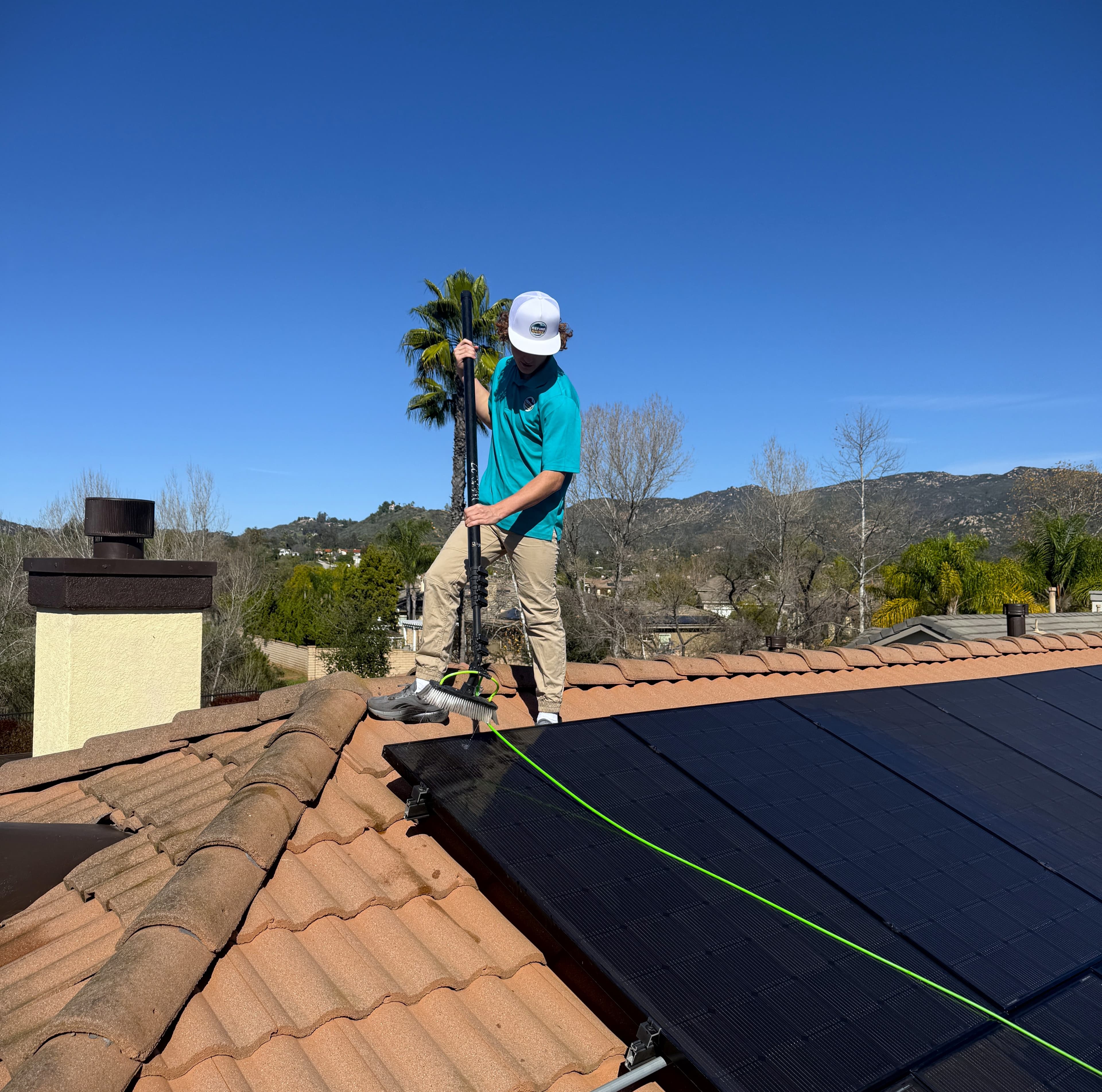 Solar panel cleaning service 2
