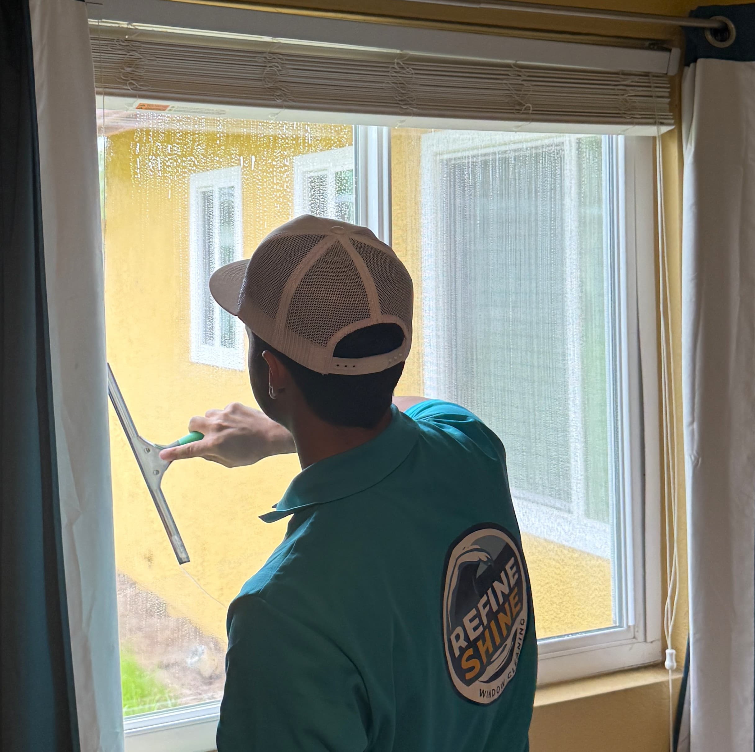 Interior window cleaning service 2