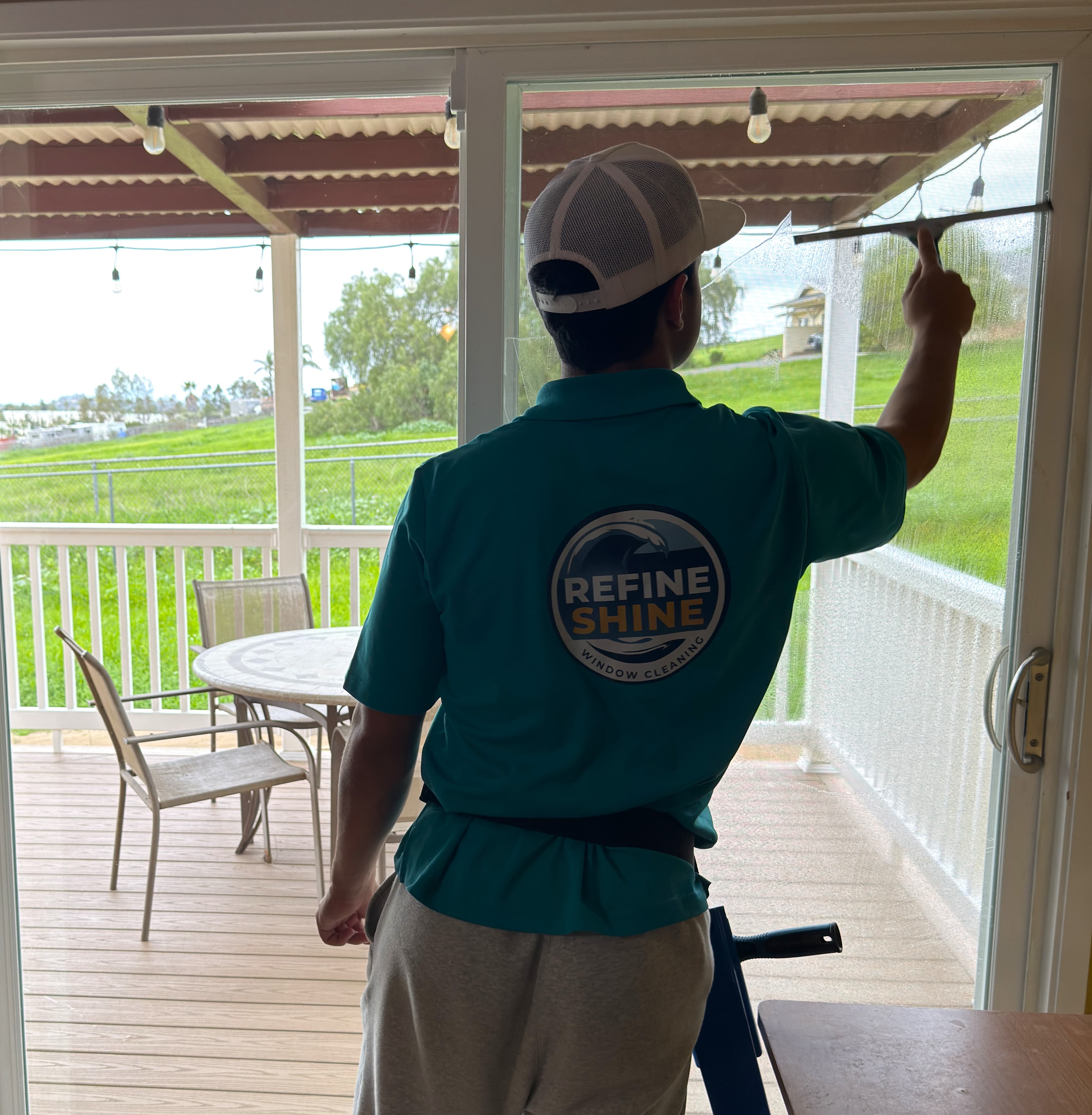 Interior window cleaning service 4